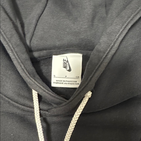 Nike Sweatshirt - Picture 2 of 3